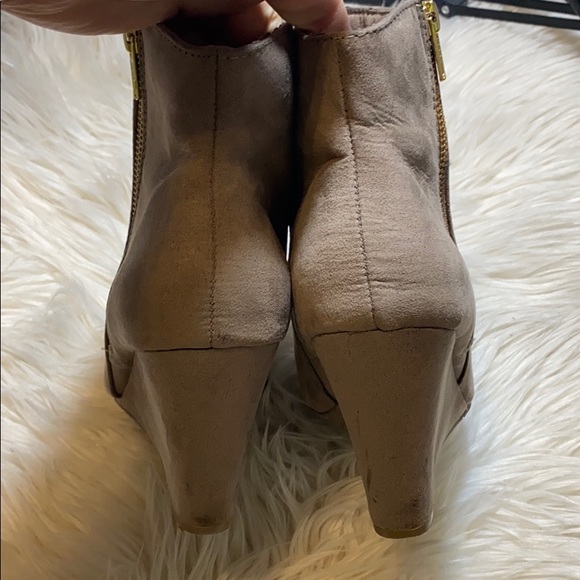 Report zippered taupe wedge booties - Picture 3 of 5